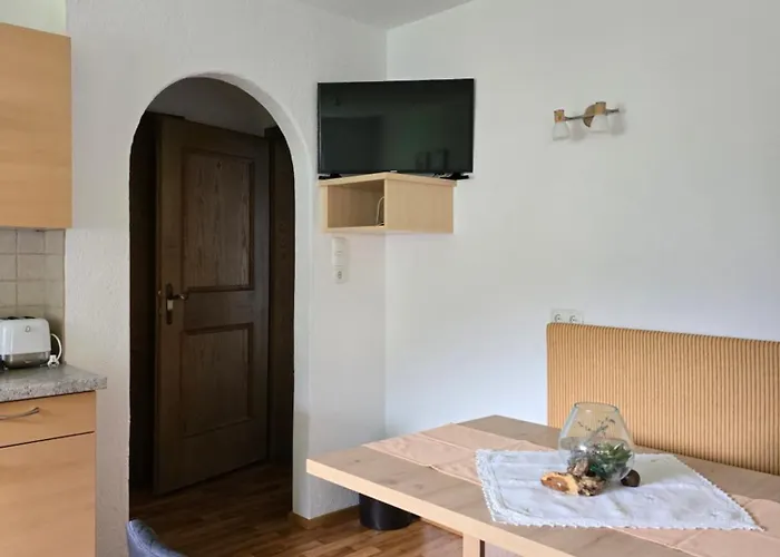 提佑里斯公寓 *